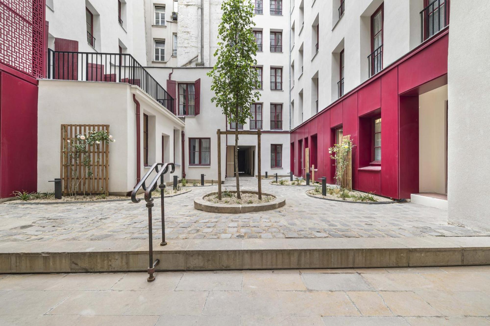 Out Of Africa Apartment Paris